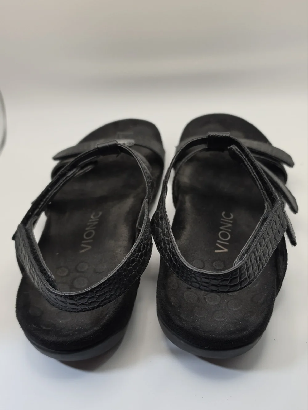Vionic Black AMBER Sandals - Picture 4 of 5